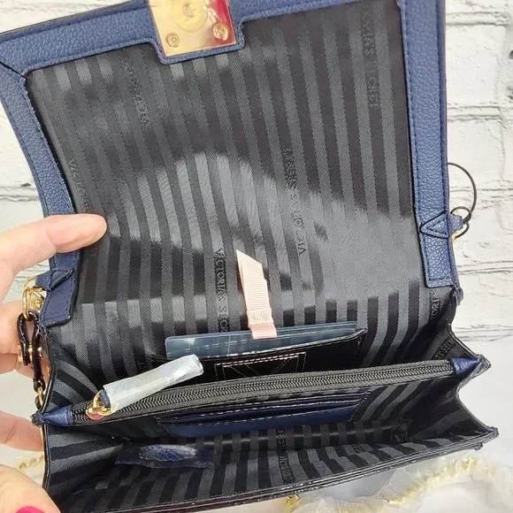 'VICTORIA'S SECRET' MONOGRAM CROC ACCENT CHAIN LINK CROSSBODY BAG - Picture 7 of 16